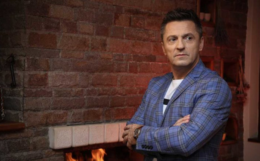 4DCF7401 2F17 4135 B6BC E40711492D5E