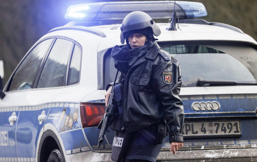 B9F923D4 B1EB 4ACE 92E7 76D8B39C2F7D