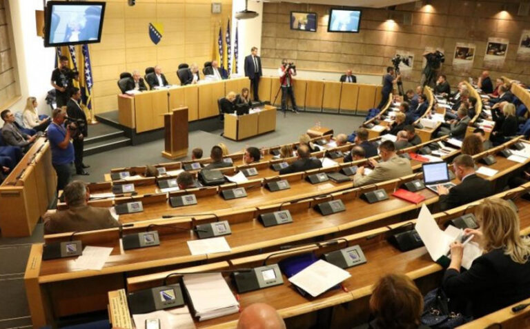 Klub Hrvata poručio Duvnjaku: Neka najprije iznese popis blokada iza kojih stoji SDA