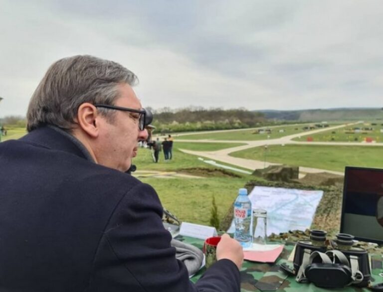 Vučić ubrzano naoružava Srbiju, šta se krije iza toga