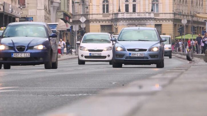 Na cestama Bosne i Hercegovine vozaju se automobili stari prosječno 17 godina