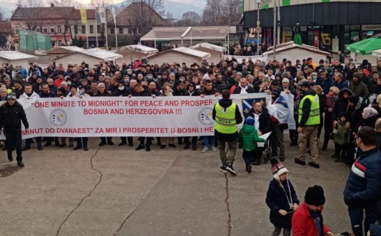Zeničani održali skup podrške za domovinu BiH