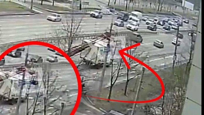 1002 covek visio na kranu 00010404 still001 696x392 1