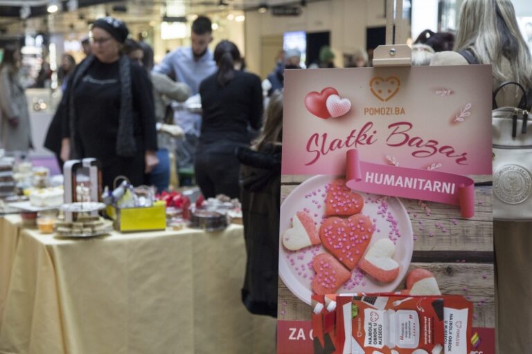 Pomoć za oboljele u BiH: Veliki odziv građana na humanitarni “Slatki bazar”