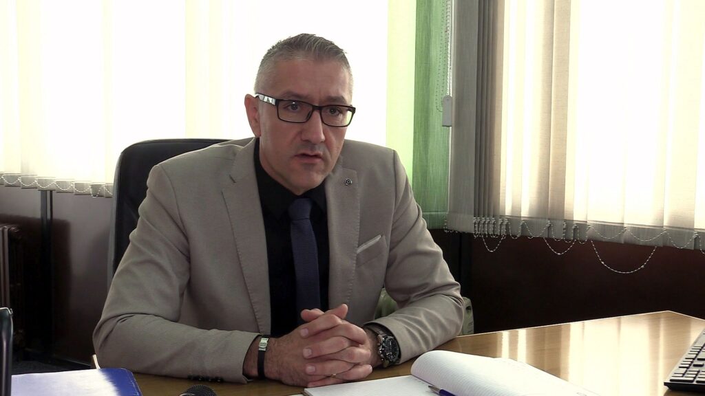 24B44E1D F2AB 41A0 BC4B 245B44E3F53A