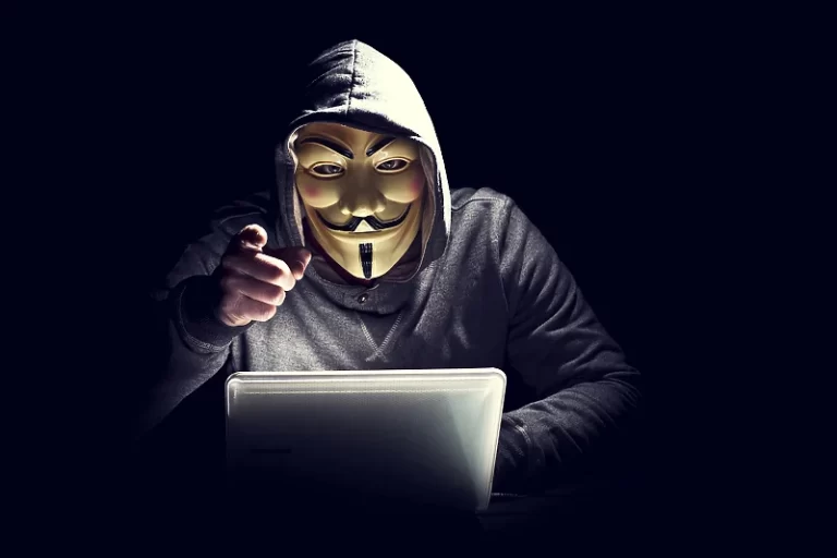 Hakerska grupa Anonymous objavila cyber rat Rusiji, napala vladine internet stranice