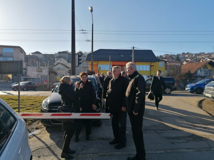 ABCA526F F38F 4FB2 9BDF DEBA53365FF5