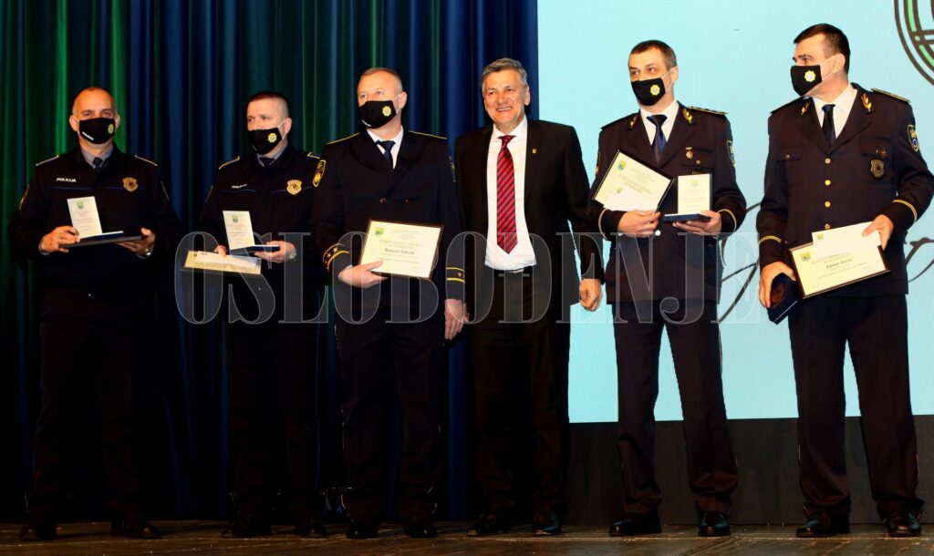 C236E331 DF88 433E 824E 7A66934D409A