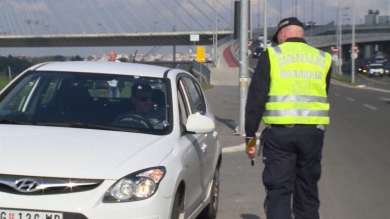 Oca petoro djece šokirale riječi policajca: “Kad si pravio toliko, kupi autobus”