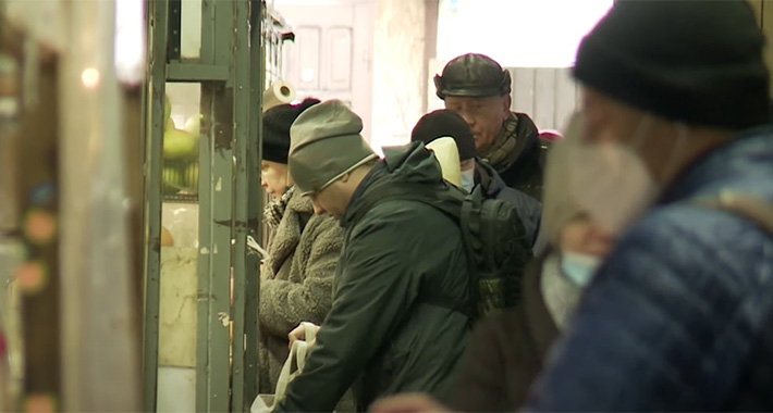 Privremeno ukinuli PDV na osnovne namirnice, ljudi nagrnuli u prodavnice