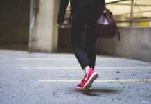 setanje hodanje mladi djevojka pixabay