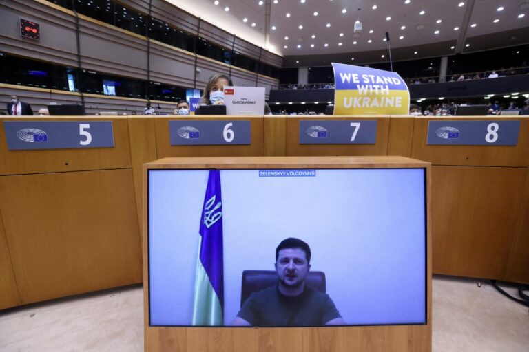 Rusi tvrde da je Zelenski pobjegao, Ukrajina: Lažete!