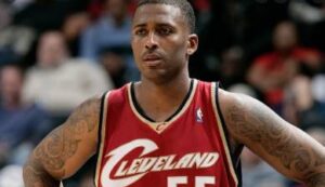 6E9C58F8 1EEE 4123 BDC0 4343DAF9151B