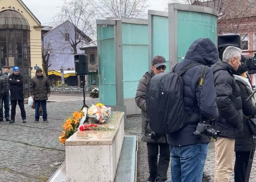 70E89ADE 5274 4A46 BD93 9B2F386BCEDF