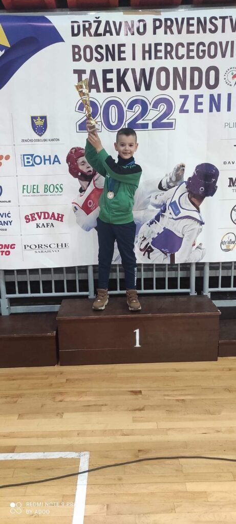 715FE2E0 8B59 41CF 982A 68380CBE0B36