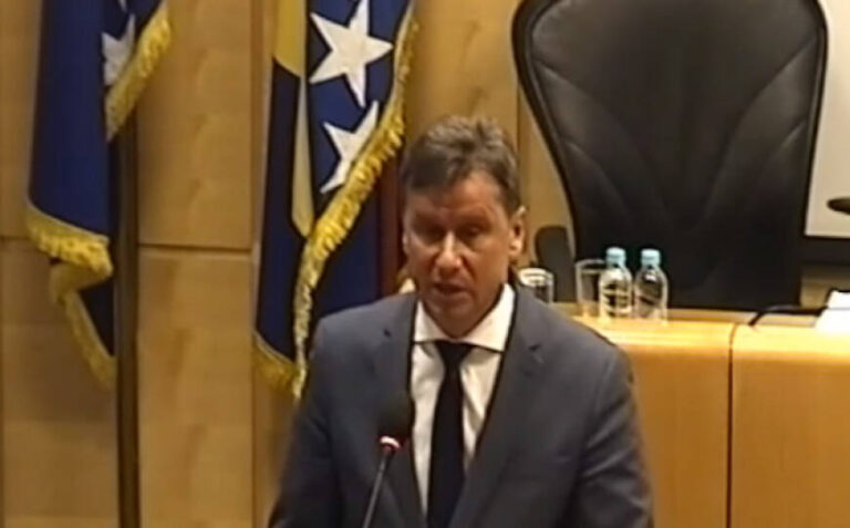 Dok ekonomska kriza ne jenjava, Novalić najavljuje kupovinu još jedne zgrade za institucije