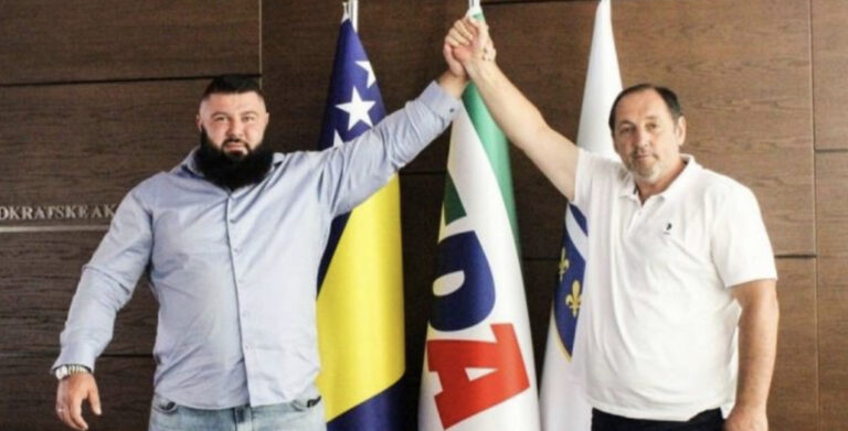 SDA pojačanje strongman Nedžmin Ambešković se sukobio sa suprugom na Baščaršiji jer je pio kafu sa poznanicom