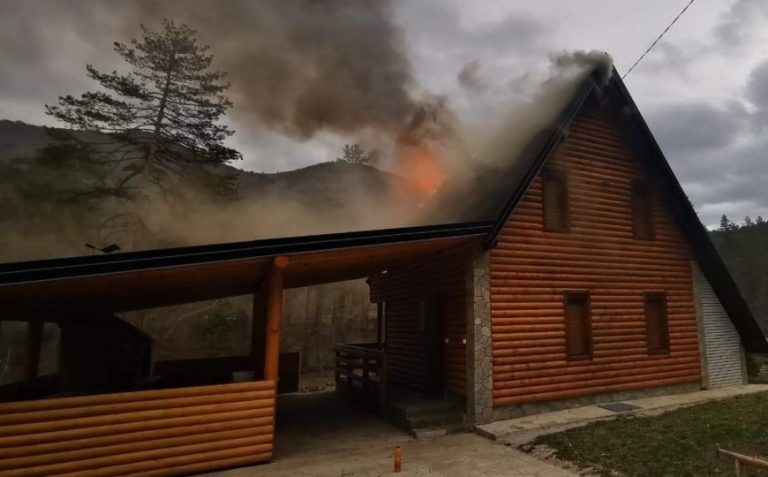 Općinskom načelniku Zavidovića namjereno zapaljena vikendica