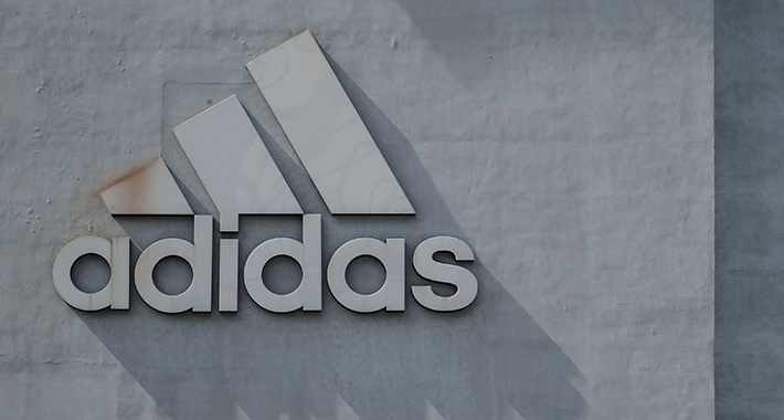 Adidas prekida aktivnosti u Rusiji, zatvara radnje i obustavlja online prodaju