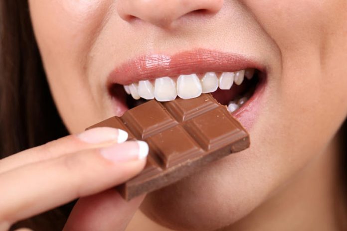 Znate li da možda krivo jedete čokoladu? Stručnjaci otkrili dvije pogreške
