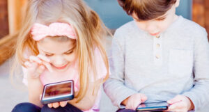 djeca telefoni unsplash
