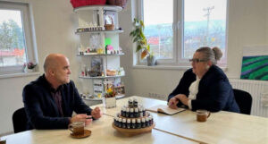 l 9b2a3f712f59e0e613a7c341d1e23757 1