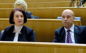 096883FD 19F8 41D9 9122 3CDF4DEDD7A6