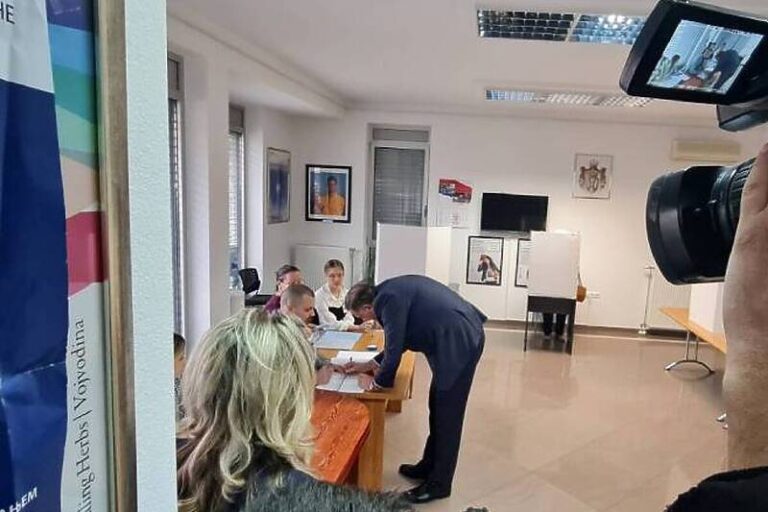 Dodik glasao u Banjoj Luci: Iskoristio sam svoje pravo kao državljanin Srbije