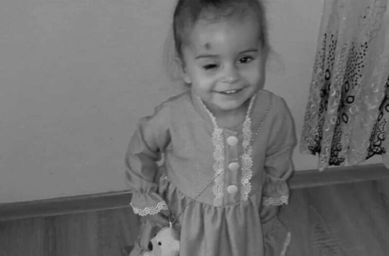 SRAMOTNO | Bezdušan i bezobrazan zahtjev zeničke bolnice: Od roditelja Džene Gadžun traže…