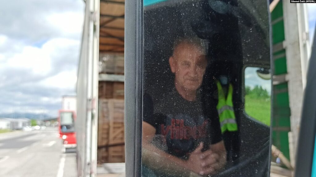 98740547 9D68 466B A13A D2D4DF3423D3