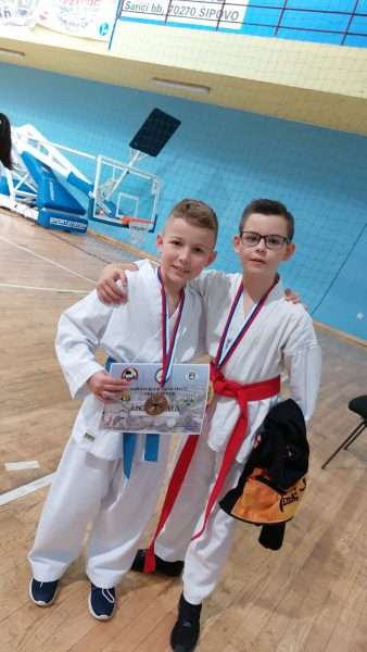 B6DC18AC CB6A 4179 A62C F00AD140B531