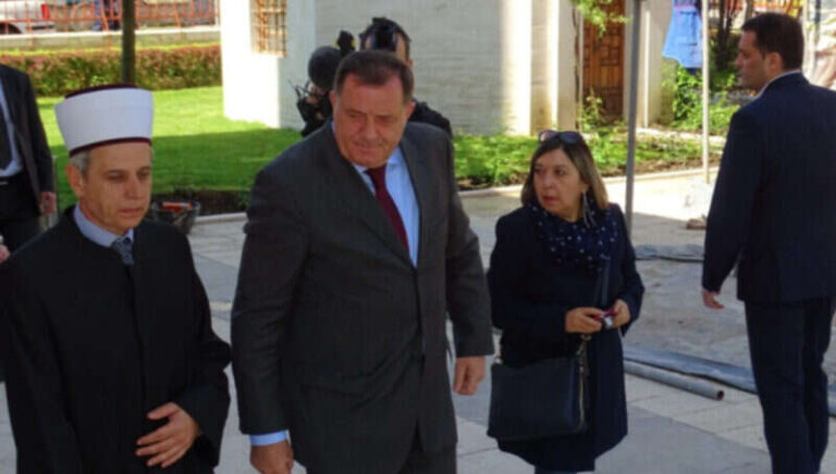 Strah od islama: Negiranjem Bošnjaka Dodik muslimanima plaši liberalnu Evropu