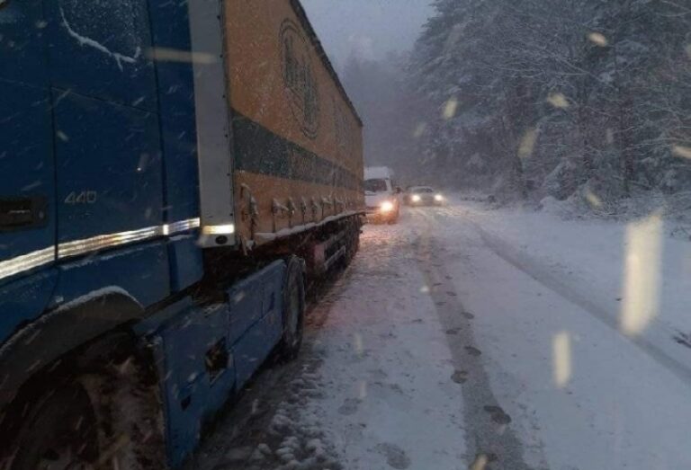 Vratila se zima: Pao snijeg u BiH