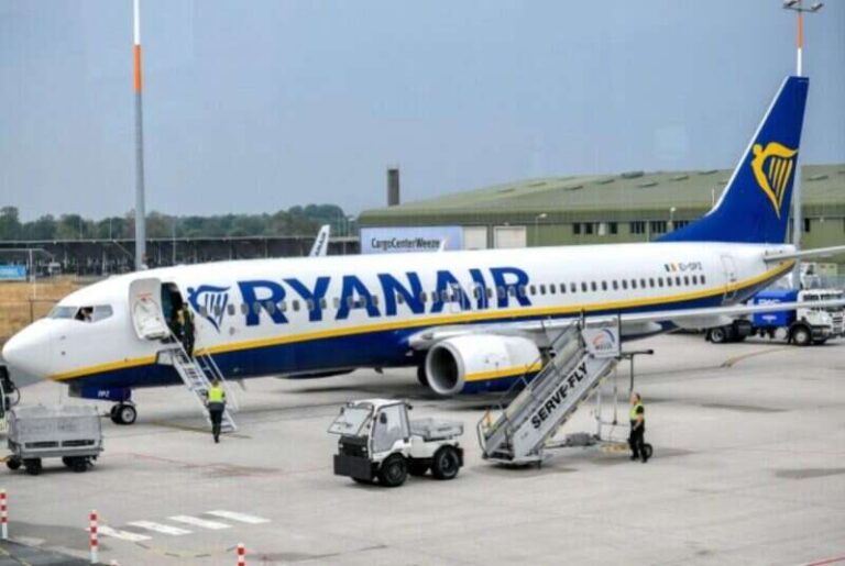 Ryanair april2022 epa