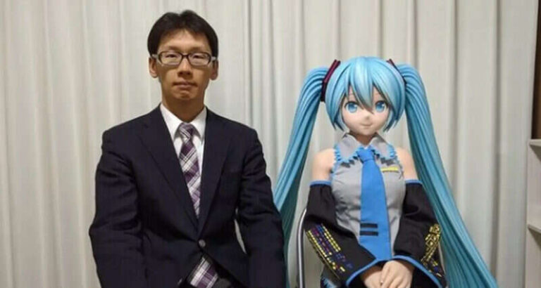 Japanac oženio hologram pa se požalio: “Niko iz porodice nije mi bio na vjenčanju. Ja je volim”