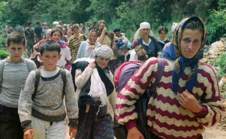 DW: “Ekstremisti katolike pretvorili u Hrvate, pravoslavce u Srbe, a muslimane u Bošnjake”