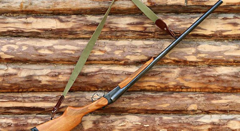 UŽAS: Sin pucanjem iz lovačke puške usmrtio oca, pa presudio sebi