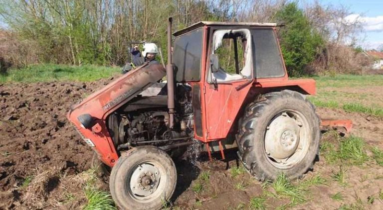 SLUČAJ U BIH: Tokom oranja zapalio se traktor