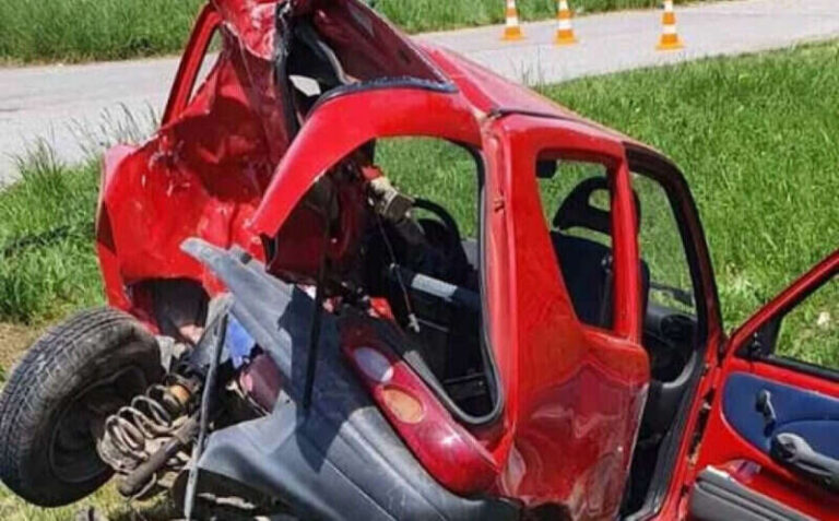 Stravične scene s mjesta nesreće: Izašao da pomogne, pa vidio mrtve kćerku i unuka (3)