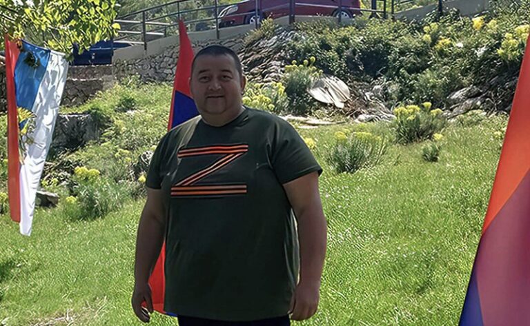 Odbornik u Trebinju na majici nosio ispisano slovo “Z”, a tvrdi da ne podržava Rusiju