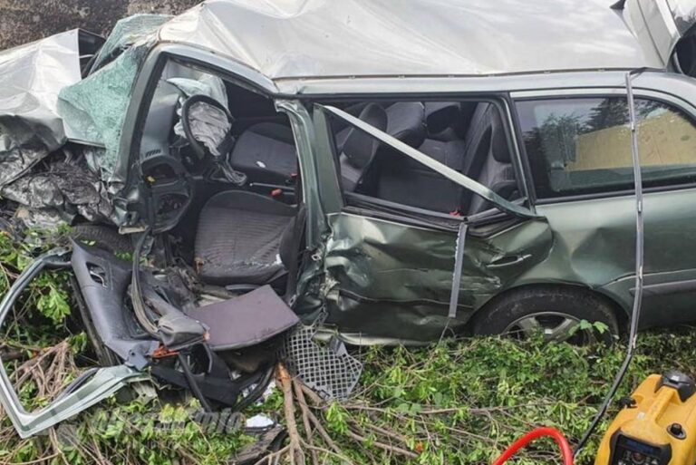 UŽASNE SCENE NA M-17: Vatrogasci vadili djevojku