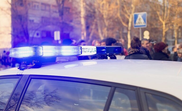 Stravično: Majka i dijete skočili sa trećeg sprata￼