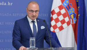 CA7BE4F1 B11E 47D6 9E14 6532F4F9FDDD