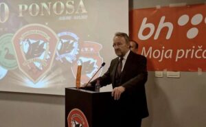 CF2E373D 2730 4D26 AAAC 5E0D6512BA8F