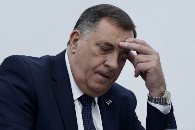“Dodik pušta Komšiću i Džaferoviću da rade šta hoće, a on u RS glumi žrtvu”