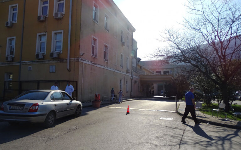 Bh. maturanti se otrovali hranom