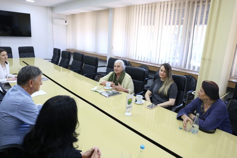 EBD9A546 D84F 40D6 A3BB BA9639ACDE4F