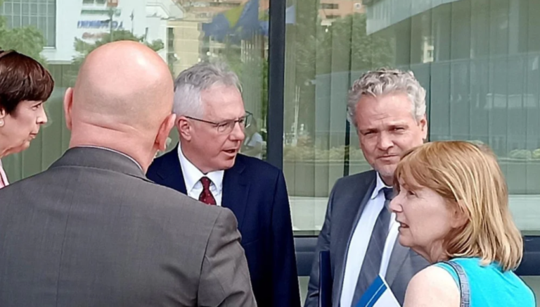 Čekanje sjednice PIC-a – kupovina vremena za Čovića!