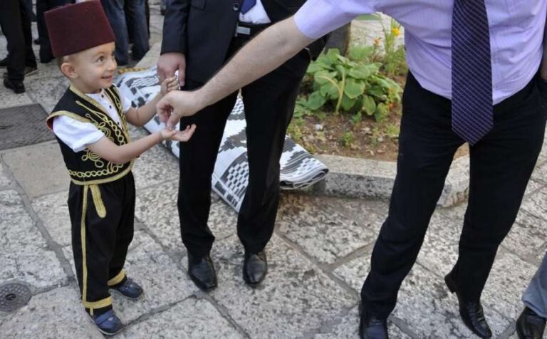 Posjećivanje rodbine, bajram-banka…: Koji su to Bajramski običaji koje trebamo oživjeti?  