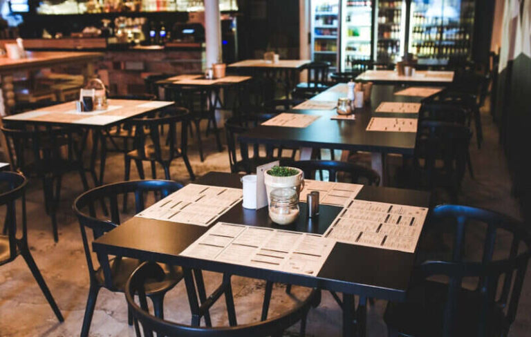 Vlasnik njemačkog restorana počeo da naplaćuje ulaz: “Nisam imao izbora, gosti to razumiju”